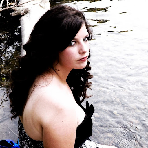 Angela Jarvis Photo 35