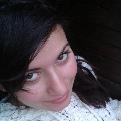 Elizabeth Marcos Photo 24