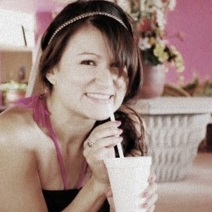 Andrea Castillo Photo 16