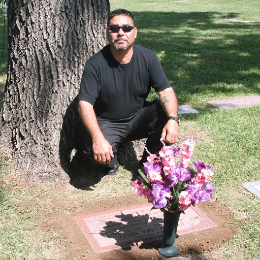 Sam Ramirez Photo 37