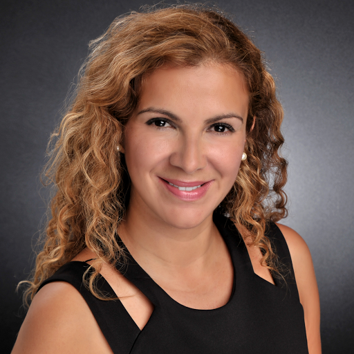 Elizabeth Quintero Photo 24