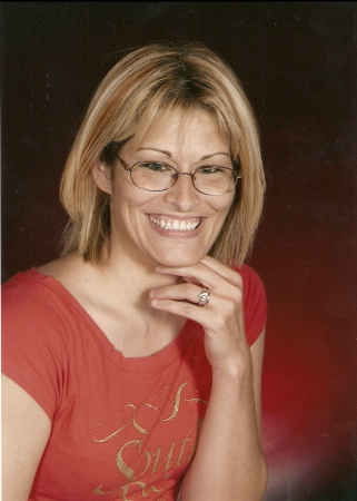 Alice Mills Photo 20