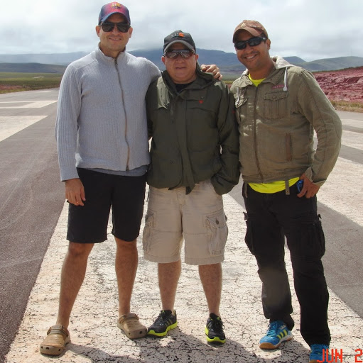 Hector Villalobos Photo 31