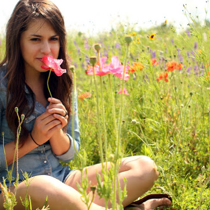 Ana Cook Photo 11