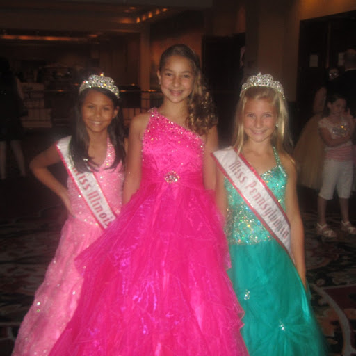 Rebecca Figueroa Photo 37