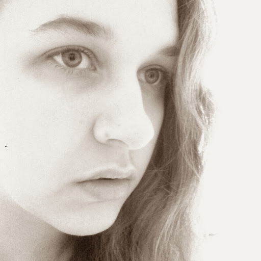 Anna Riddle Photo 3