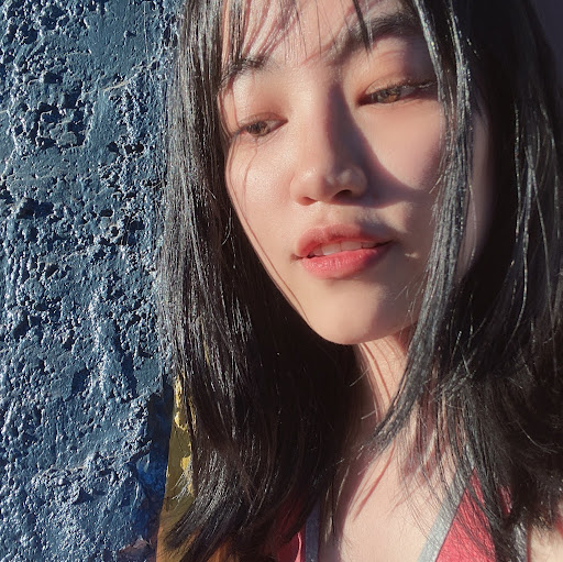 Anna Dinh Photo 6