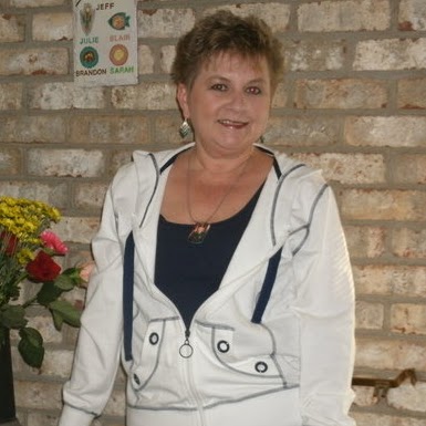 Julie Donahue Photo 38