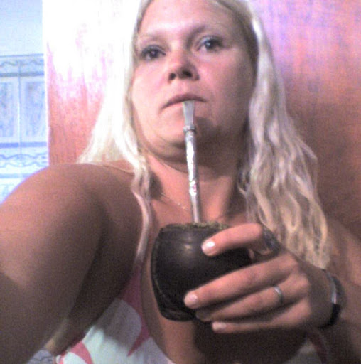Elizabeth Ponte Photo 4