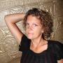 Julia Hare Photo 24