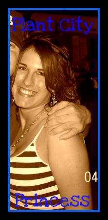 Christina Gray Photo 13