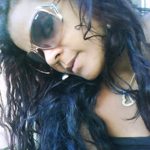 Linda Fernandez Photo 24
