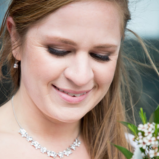 Julia Hunt Photo 8