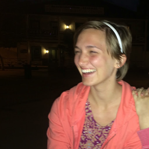 Holly Brown Photo 23