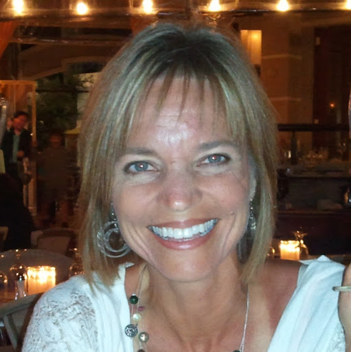 Michelle Ernst Photo 30
