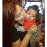 Elizabeth Hutchins Photo 32