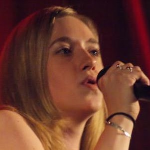 Amber Hensley Photo 16