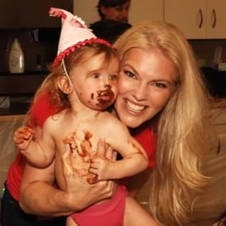 Corinna Allen Photo 19
