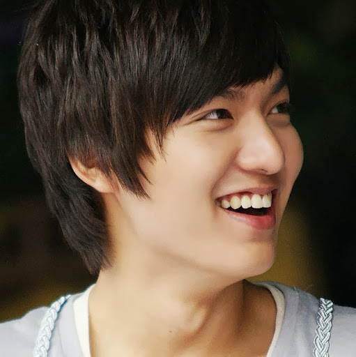 Lilly Chang Photo 29