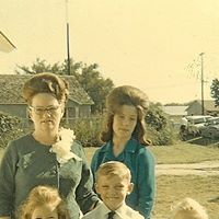 Beverly Pitts Photo 22