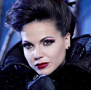 Lana Mills Photo 14