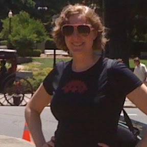 Elizabeth Lester Photo 33