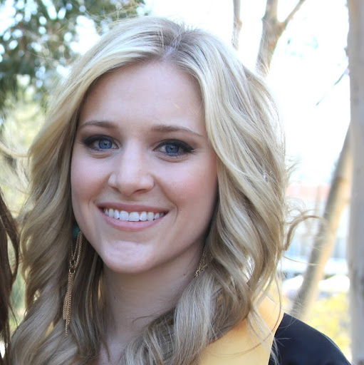 Danielle Cox Photo 9