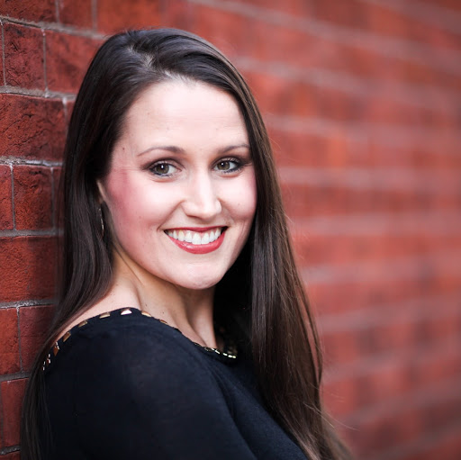 Sarah Hartman Photo 15