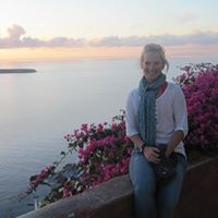 Laura Tully Photo 32