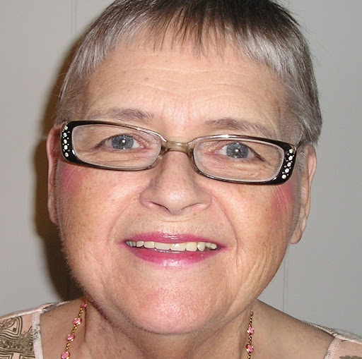 Linda Yates Photo 2