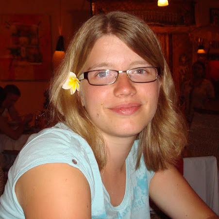 Theresa Schulz Photo 37