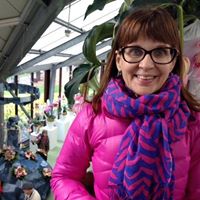 Anne Hanson Photo 37