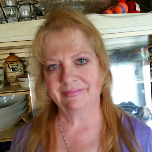 Elizabeth White Photo 24