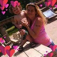 Jennifer Hoyle Photo 27