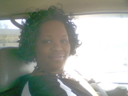 Yolanda Roberts Photo 35