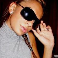 Eve Mills Photo 7