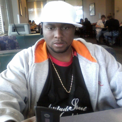 Julian Lawrence Photo 13