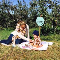 Lisa Atkinson Photo 46