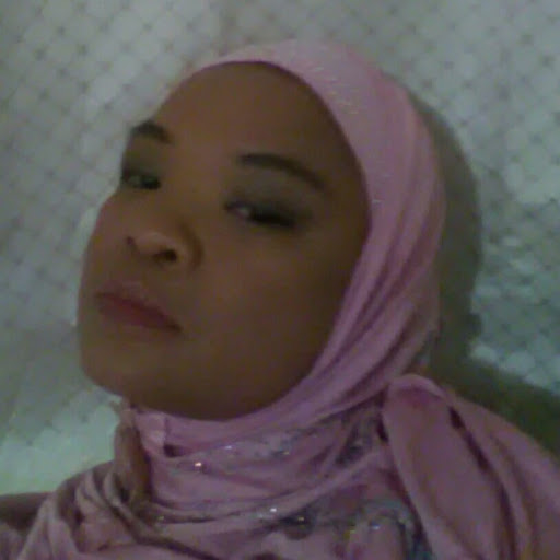 Anna Abraham Photo 9