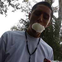 Julian Valenzuela Photo 4