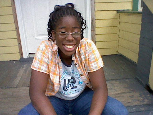 Nicole Bell Photo 13