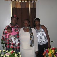 Roslyn Jones Photo 10