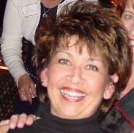 Eva Howell Photo 13