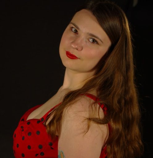 Elizabeth Hiatt Photo 27