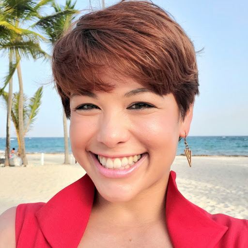 Stephanie Ly Photo 9