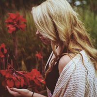 Allison Farris Photo 28