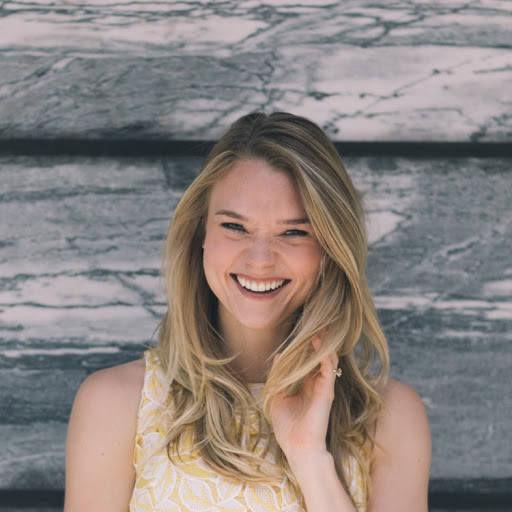 Sarah Larson Photo 49