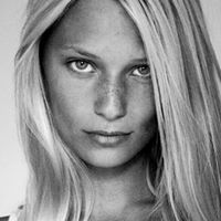 Christine Smart Photo 7