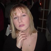 Andrea Ainsworth Photo 9