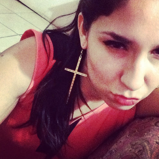 Pamela Moreno Photo 32